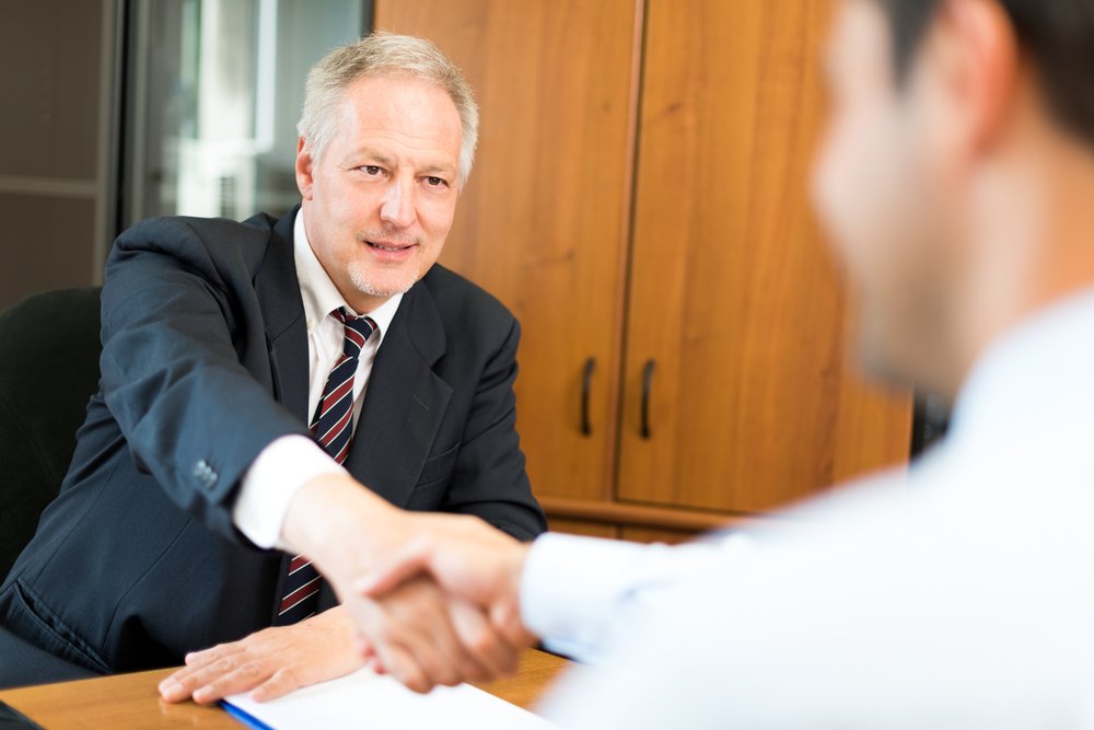 Como contratar um advogado trabalhista?